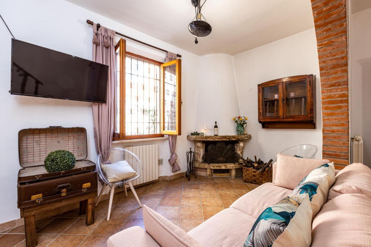 Agri Apartment La Terrazza La Ripadoro Chianni Eksteriør billede