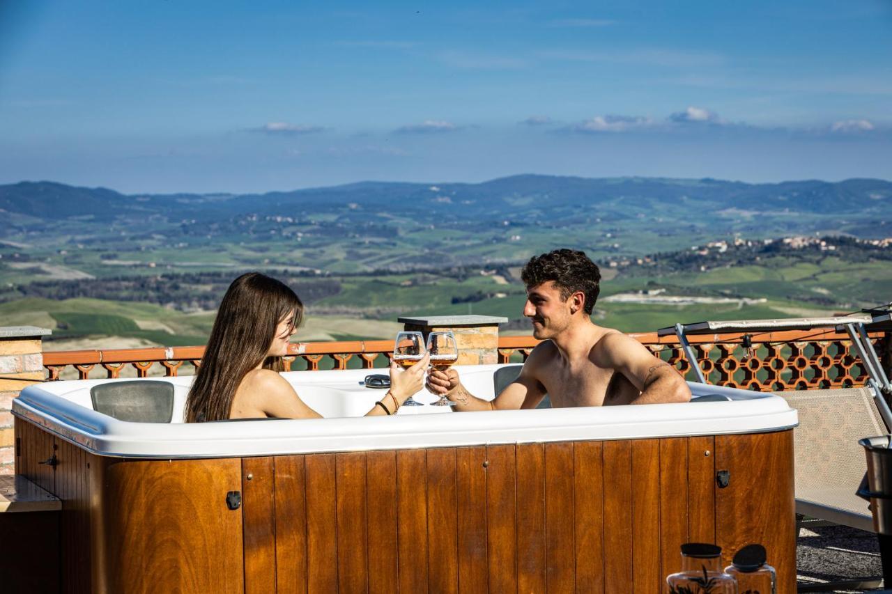 Agri Apartment La Terrazza La Ripadoro Chianni Eksteriør billede